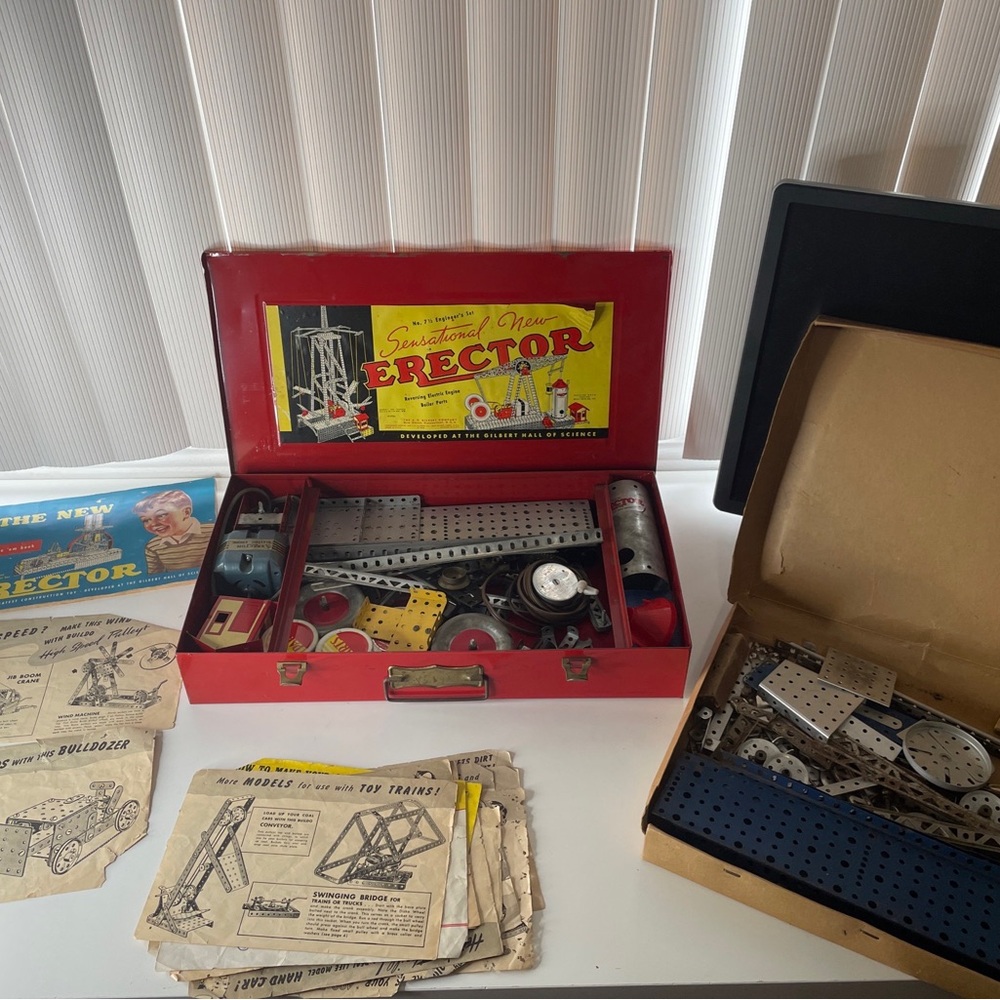 Vintage  Gilbert erector set  Model Engineer USED Red Case No.71/2 Engineers Set